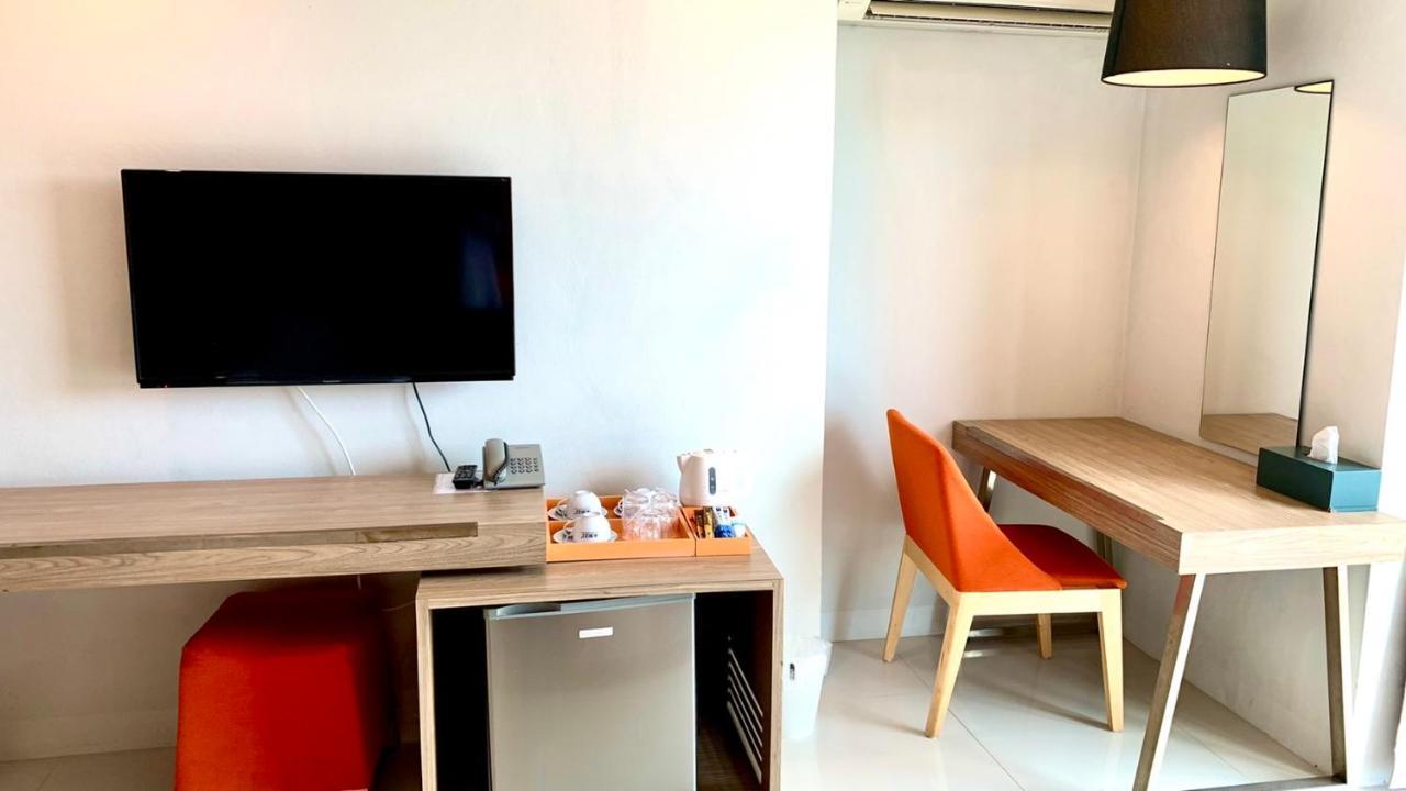Abizz Hotel Lampang Airport Экстерьер фото
