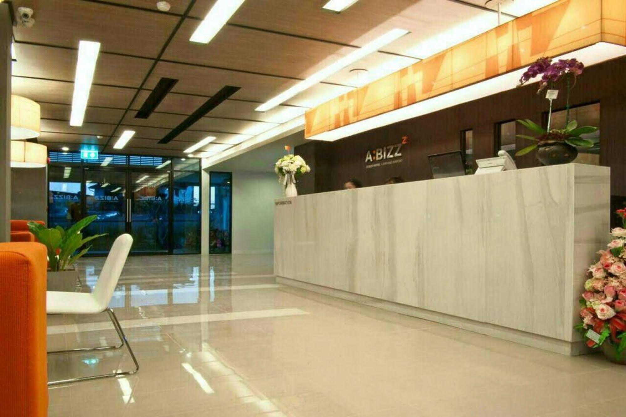 Abizz Hotel Lampang Airport Экстерьер фото