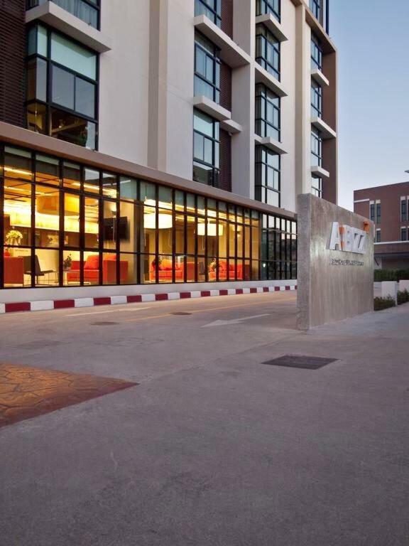 Abizz Hotel Lampang Airport Экстерьер фото