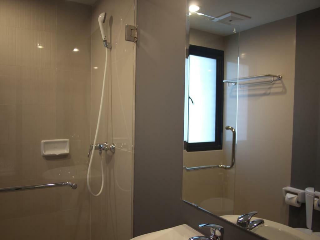 Abizz Hotel Lampang Airport Экстерьер фото