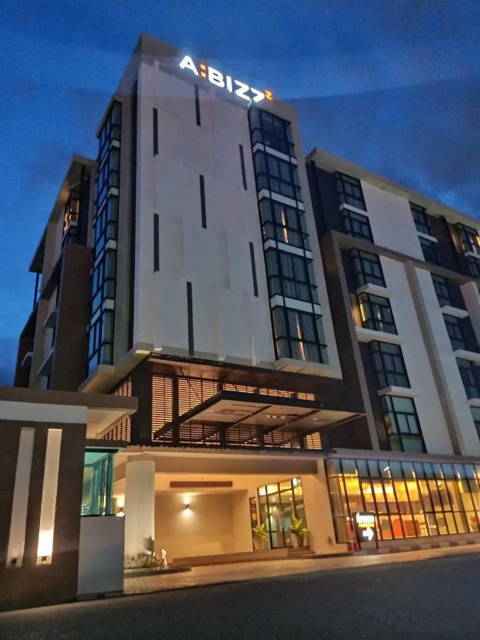 Abizz Hotel Lampang Airport Экстерьер фото