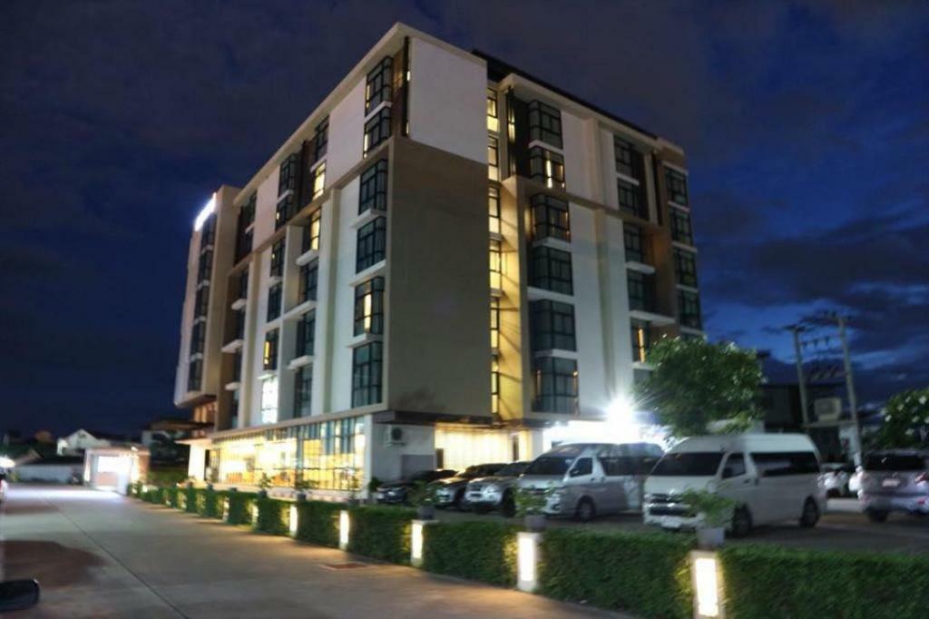 Abizz Hotel Lampang Airport Экстерьер фото