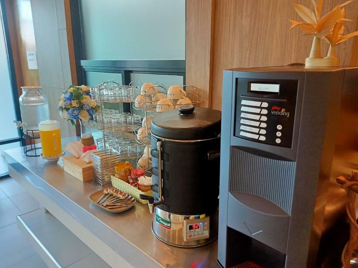 Abizz Hotel Lampang Airport Экстерьер фото