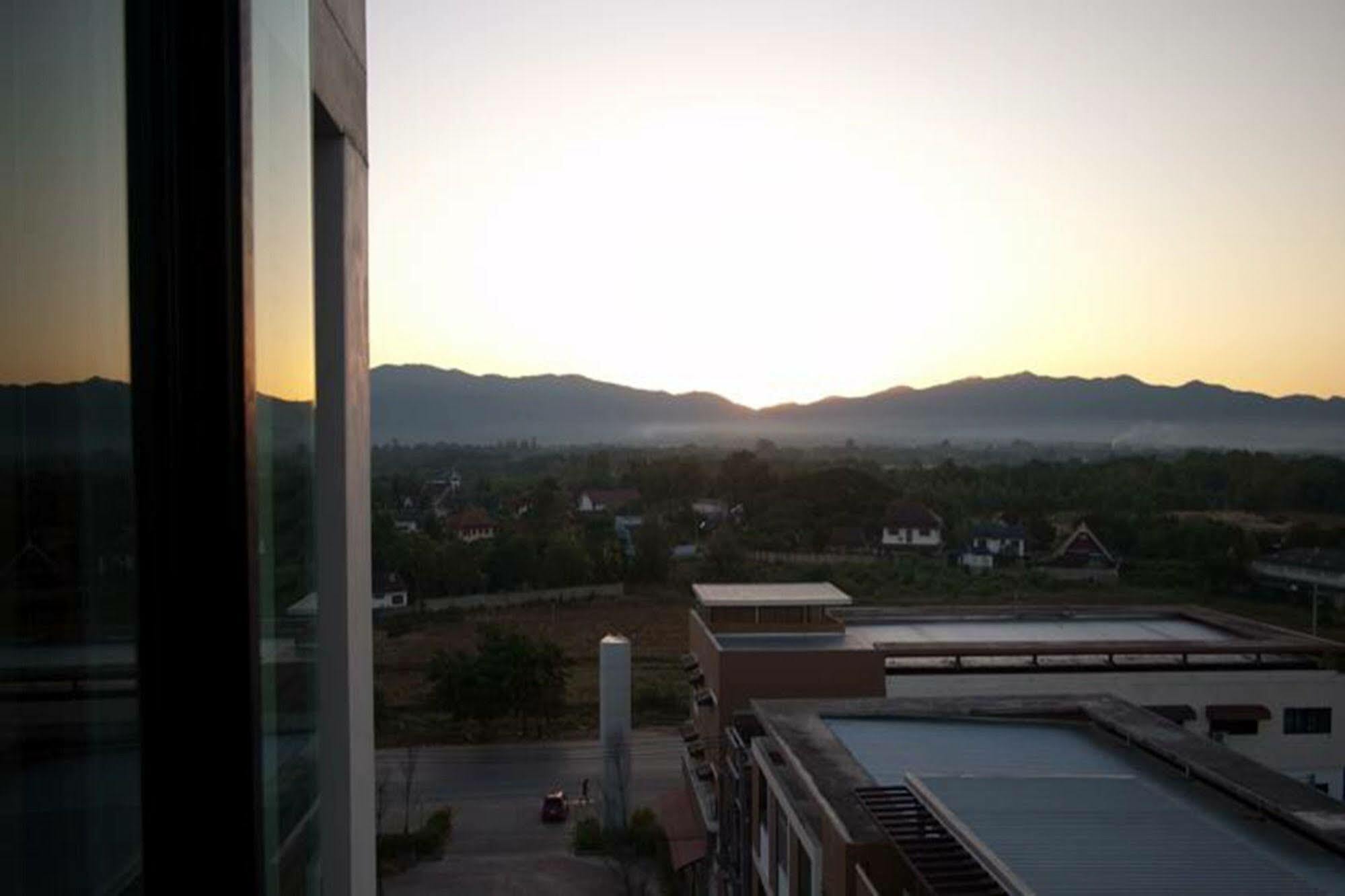 Abizz Hotel Lampang Airport Экстерьер фото