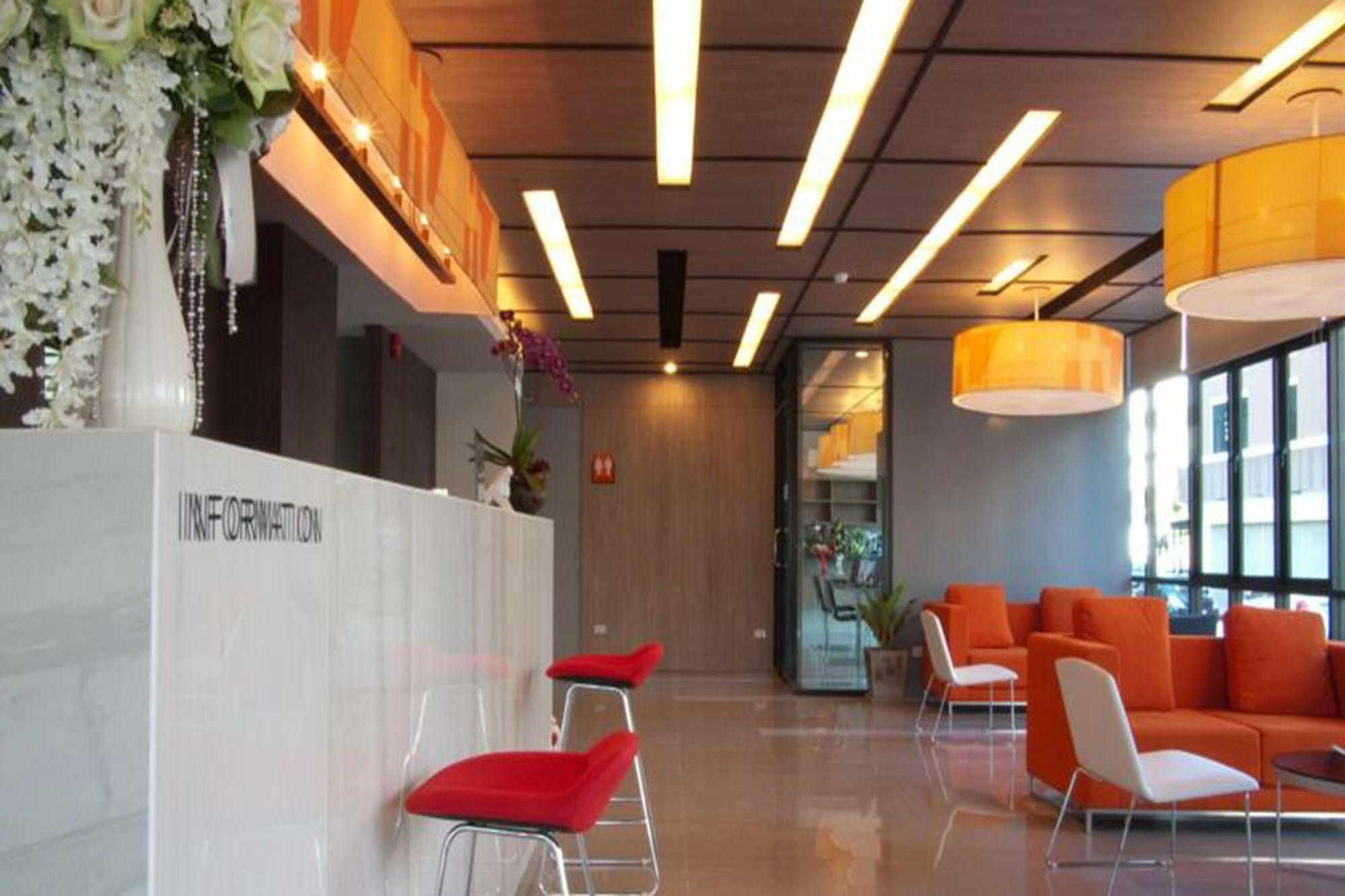 Abizz Hotel Lampang Airport Экстерьер фото